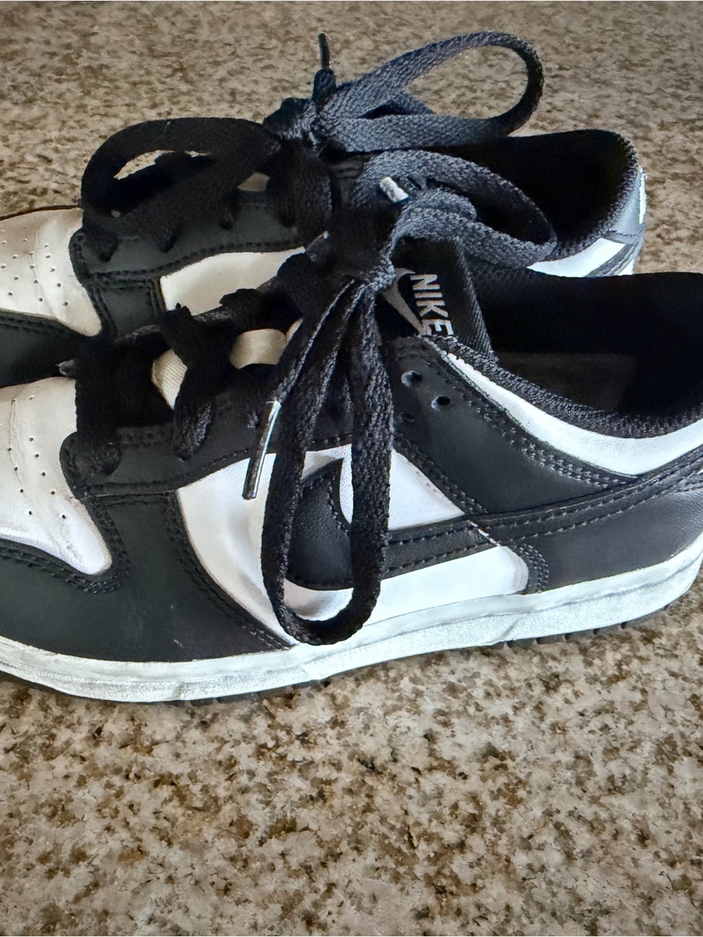 Nike Kids Black and White Low-Top Panda shoes youth 1 dunks